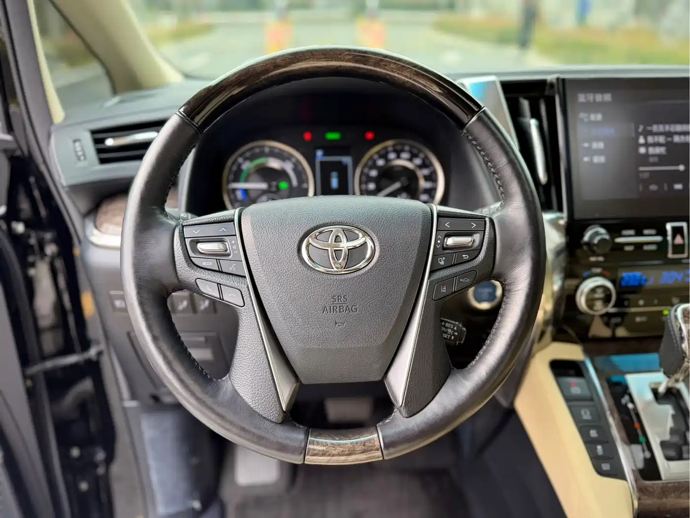 Toyota Alphard 2021 Hybrid 2.5L Premium фото 8