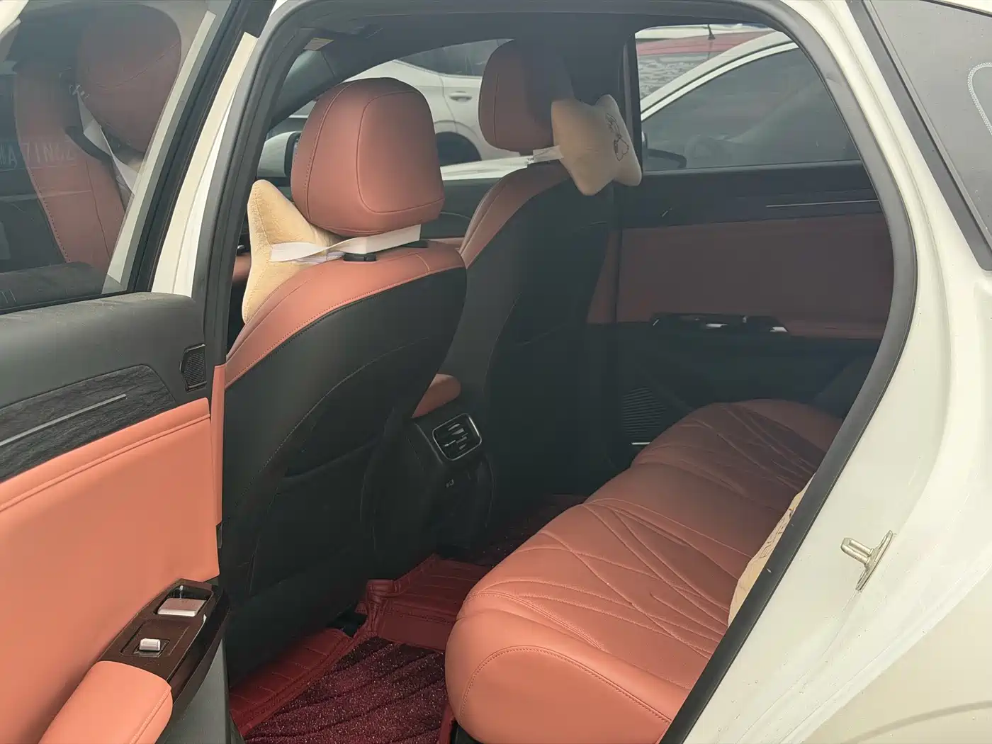 Geely Galaxy Galaxy L6 2025 EM-i 140km Explorer+ Edition фото 6