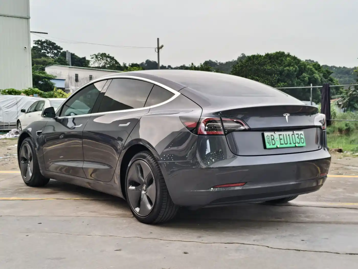 Tesla Model 3 (Import) 2019 2019 Long Range RWD Version