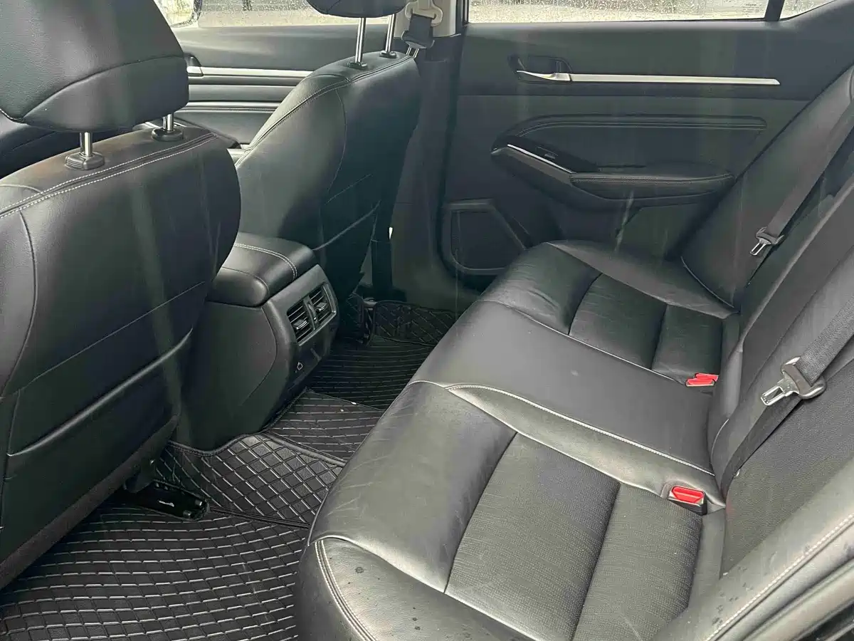 Фото 8 - Nissan Teana