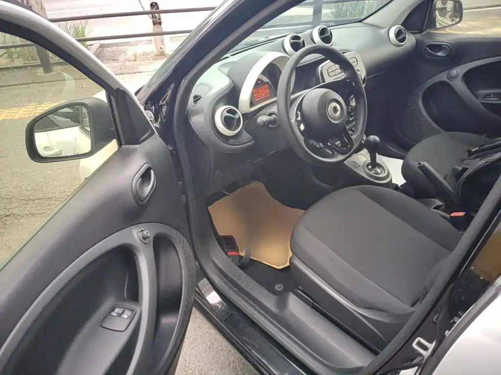 smart forfour 2019 2018 1.0L 52kW Agile Edition