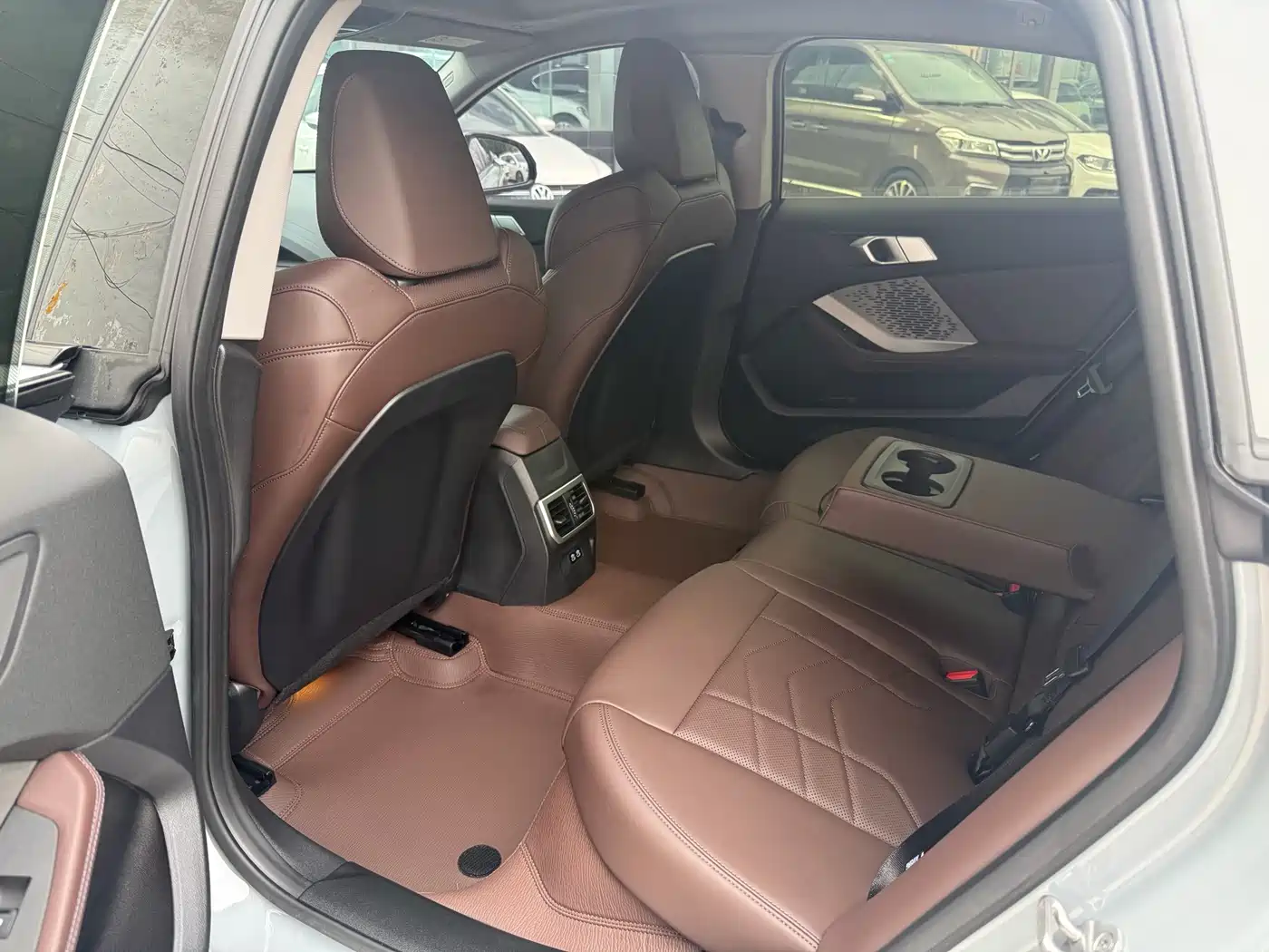 BMW 2 Series 2025 225L M Sport Package фото 6