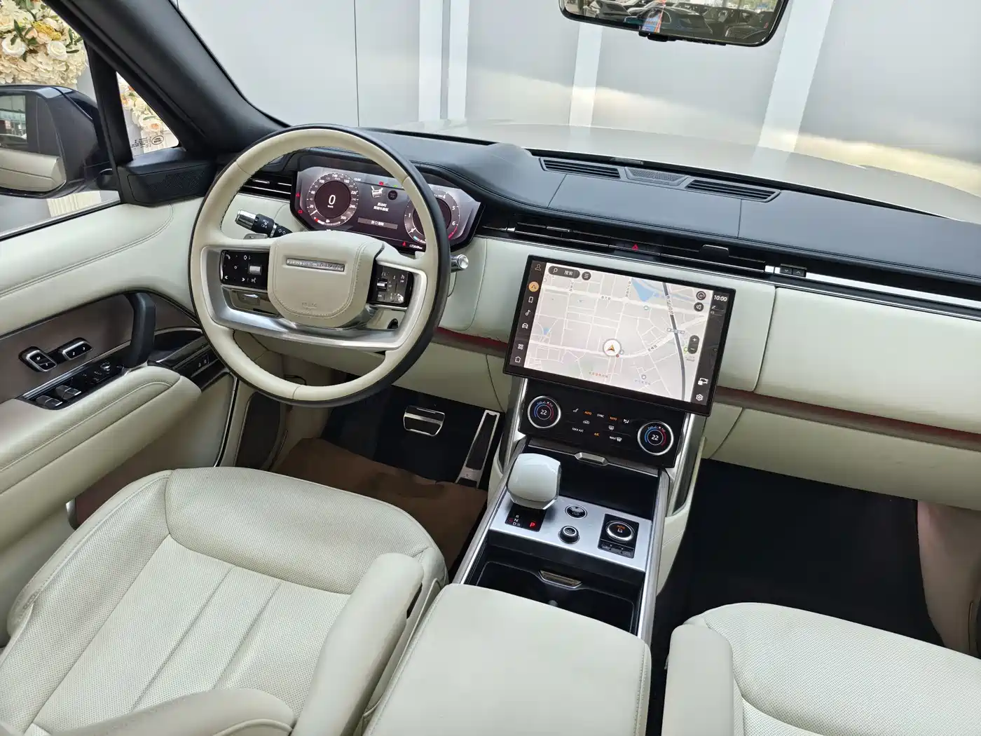 Land Rover Range Rover 2023 4.4 V8 530PS Launch Edition фото 9