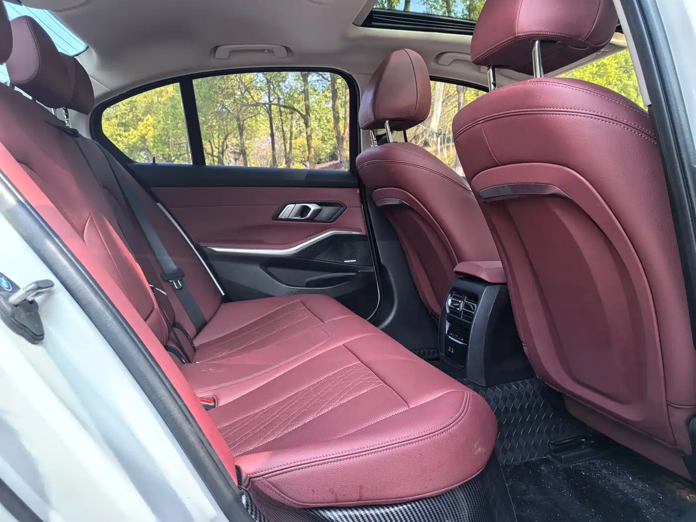 BMW 3 Series 2024 325i M Sport Package фото 7