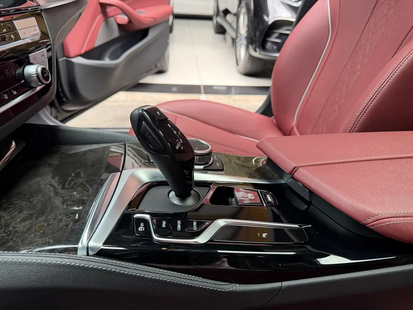 BMW 5 Series 2022 Model Second Facelift 530Li Leading M Sport Package фото 22