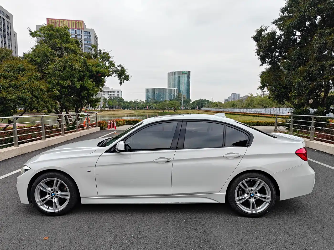 BMW 3 Series 2019 320i M Sport Package фото 8