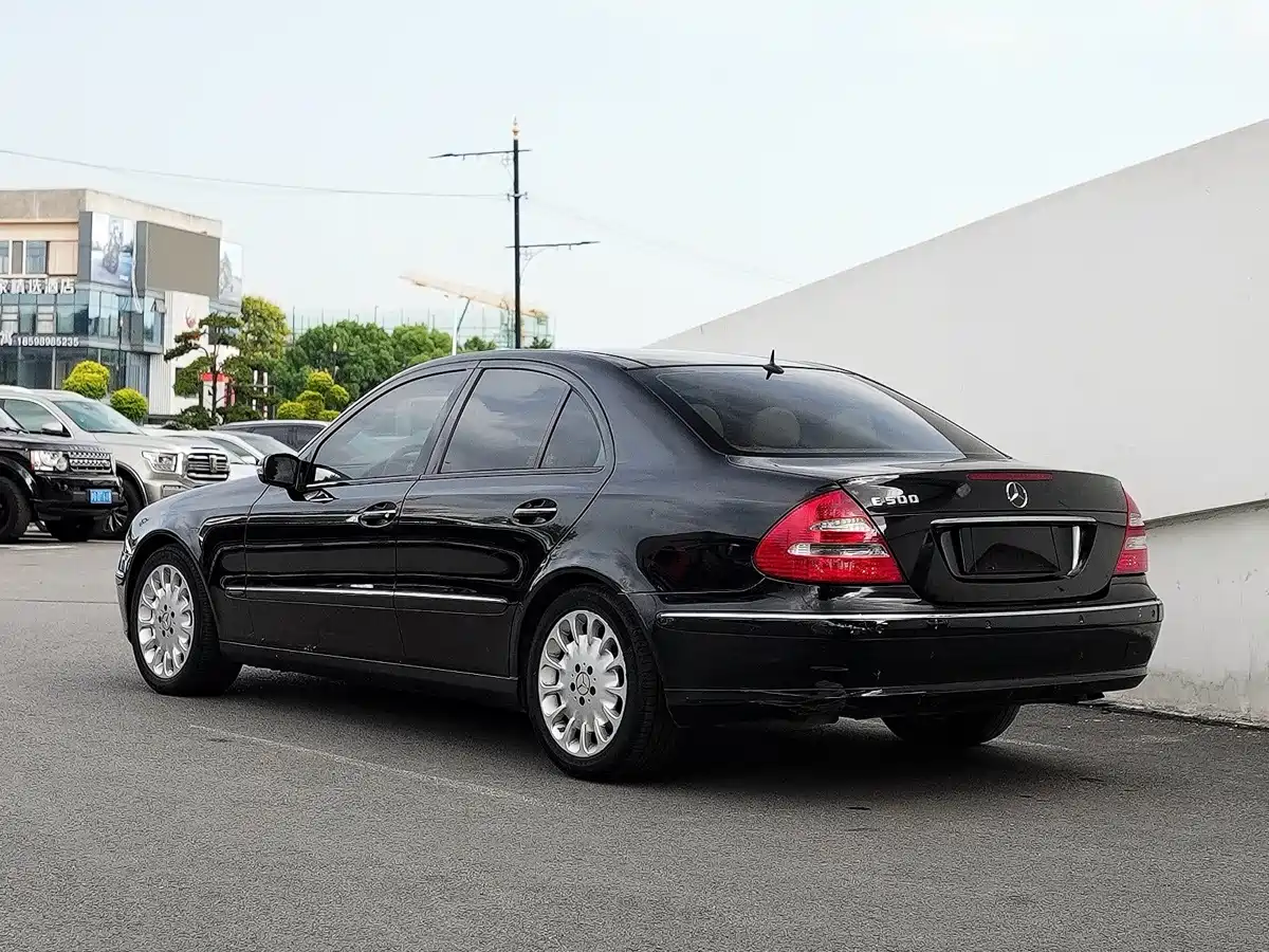 Mercedes-Benz E-Class (Import) 2006 E 500 Elegance фото 2