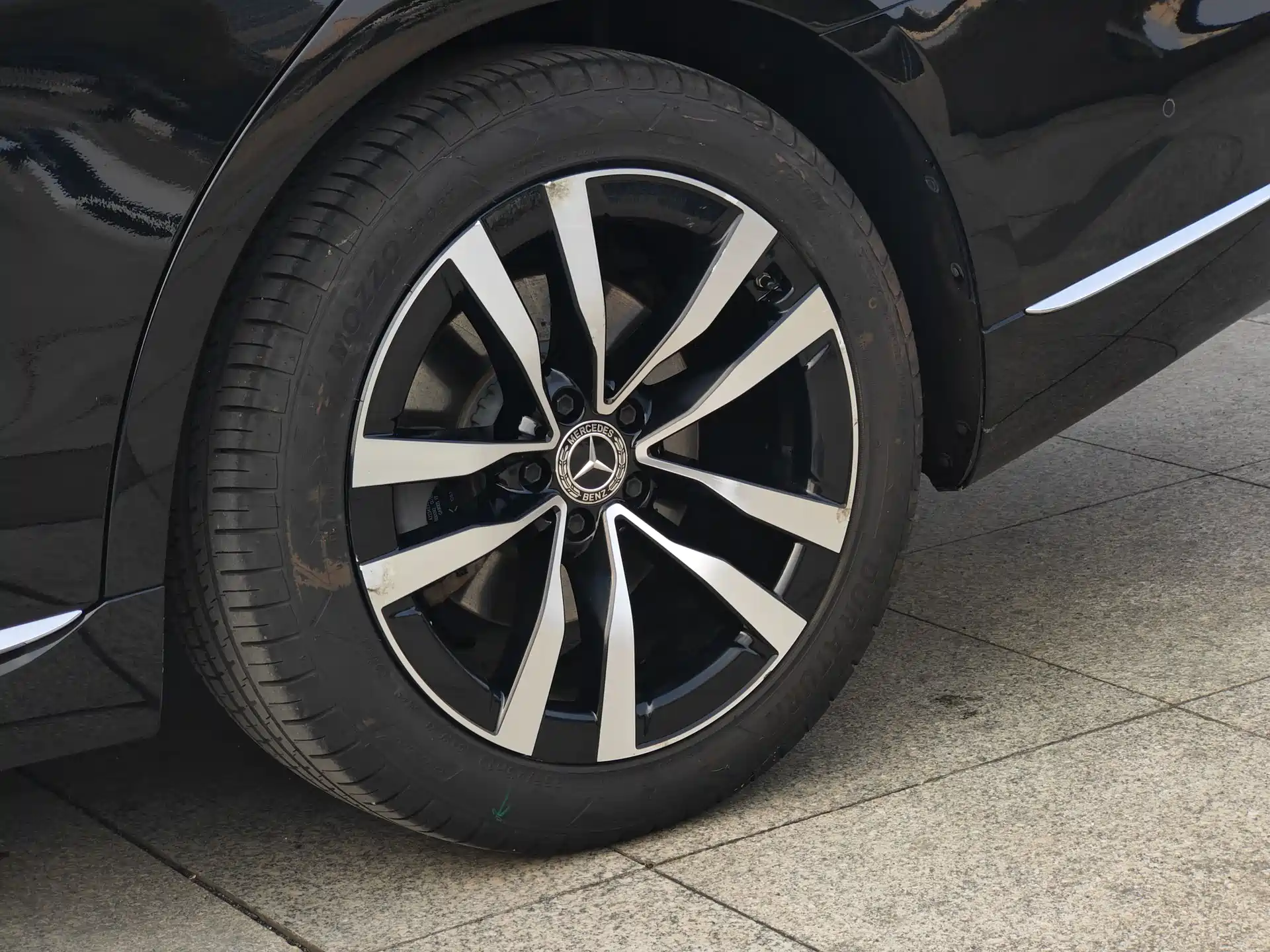Фото 26 - Mercedes-Benz S-Class