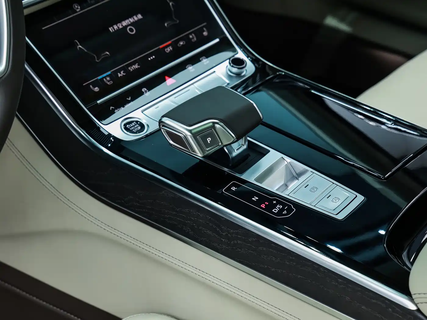 Audi A8 2022 A8L Horch Founder's Edition Legendary фото 21