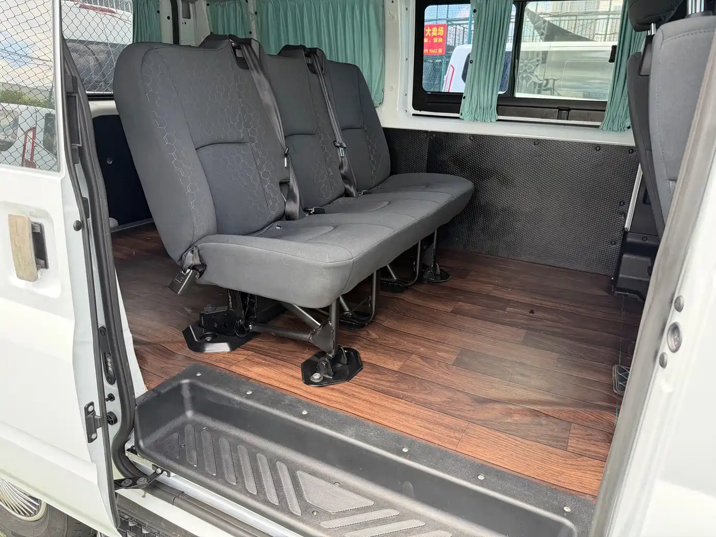 Jiangling JMC Fushun 2023 2023 2.0T Manual Short Wheelbase Low Roof Commercial MPV 6 Seats with Lift-up Tailgate