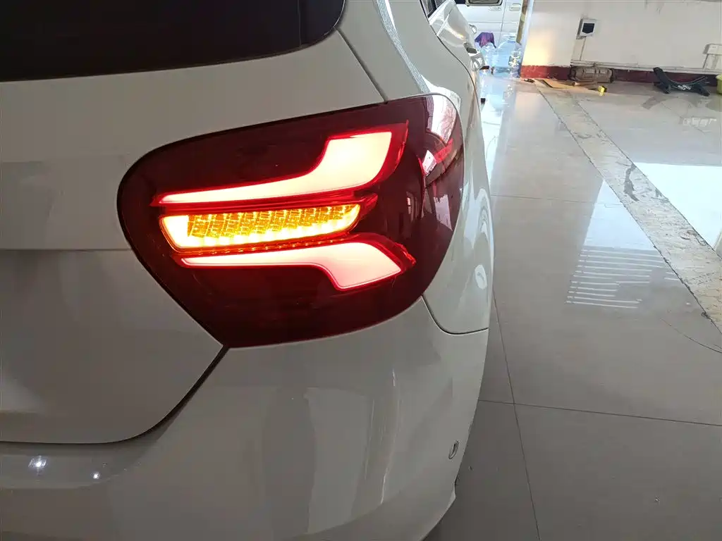 Mercedes-Benz A-Class (Import) 2018 A 200 Fashion фото 8