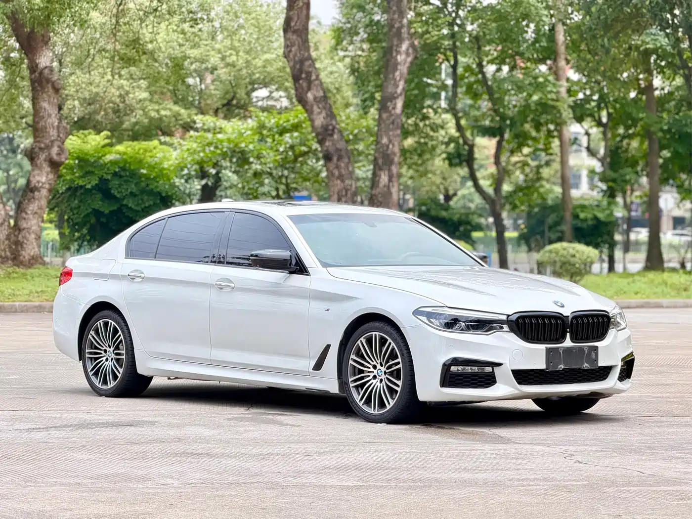 BMW 5 Series 2018 Facelift 530Li Exclusive M Sport Package фото 3