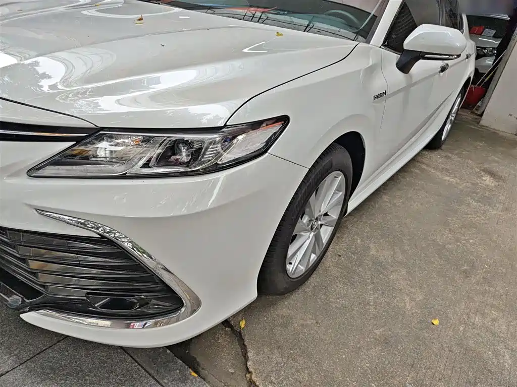 Toyota Camry 2023 Hybrid 2.5HGVP Leading Edition фото 24