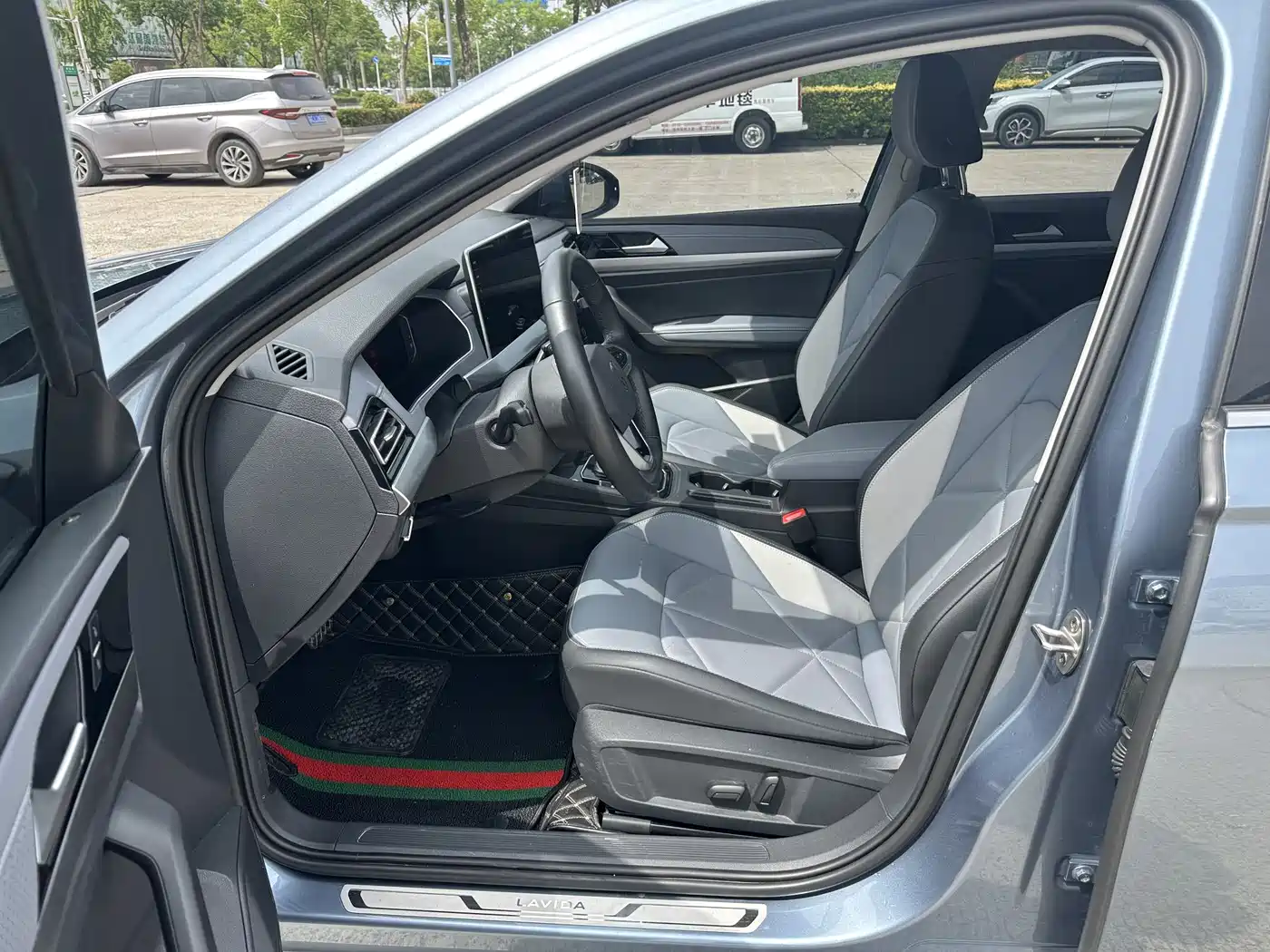 Volkswagen Lavida 2023 Model 280TSI DSG Eternal Edition фото 9