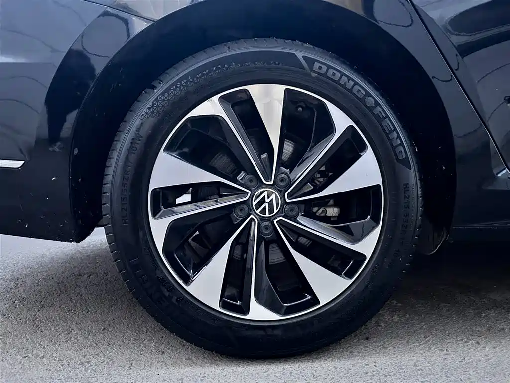 Volkswagen Passat 2023 280TSI Elite Edition фото 20
