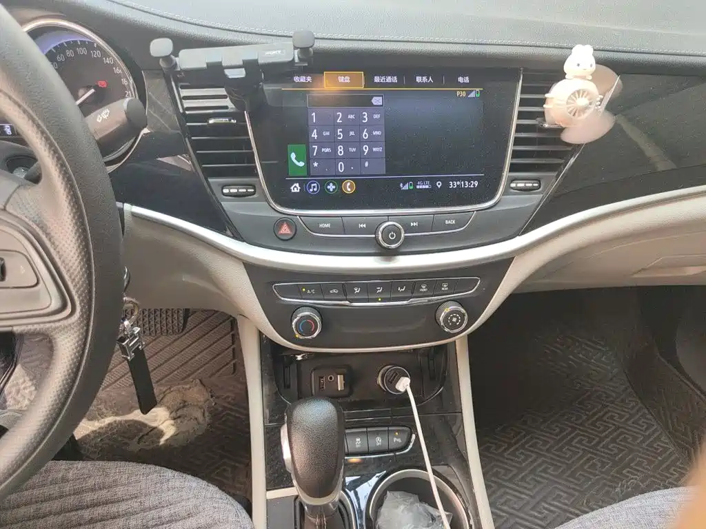 Photo 14 - Buick Verano
