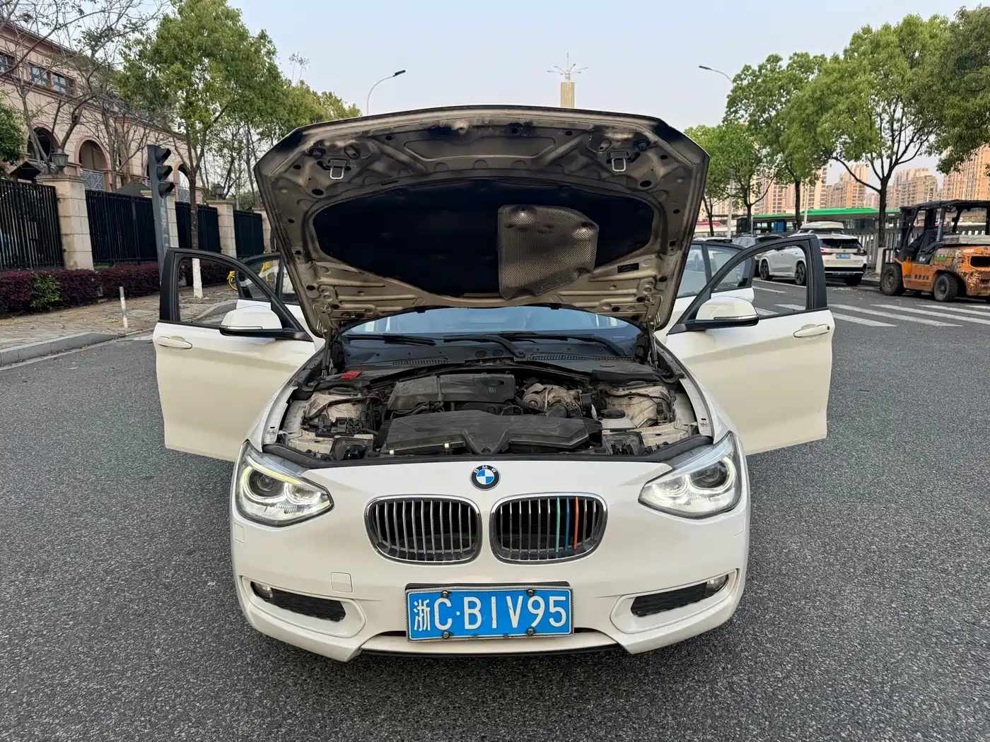 BMW 1 Series (Import) 2013 Facelift 116i Urban Model фото 17