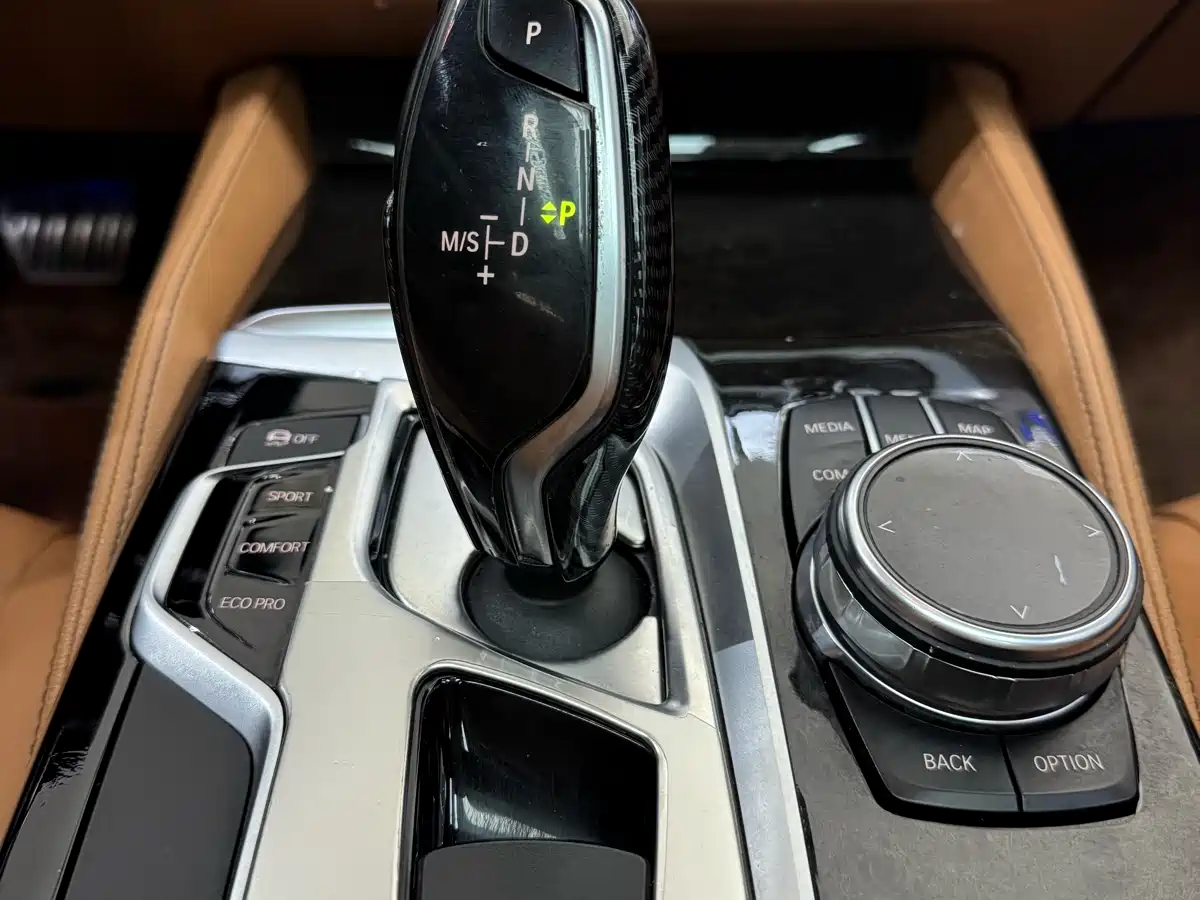 BMW 5 Series 2018 530Li Leading M Sport Package фото 30