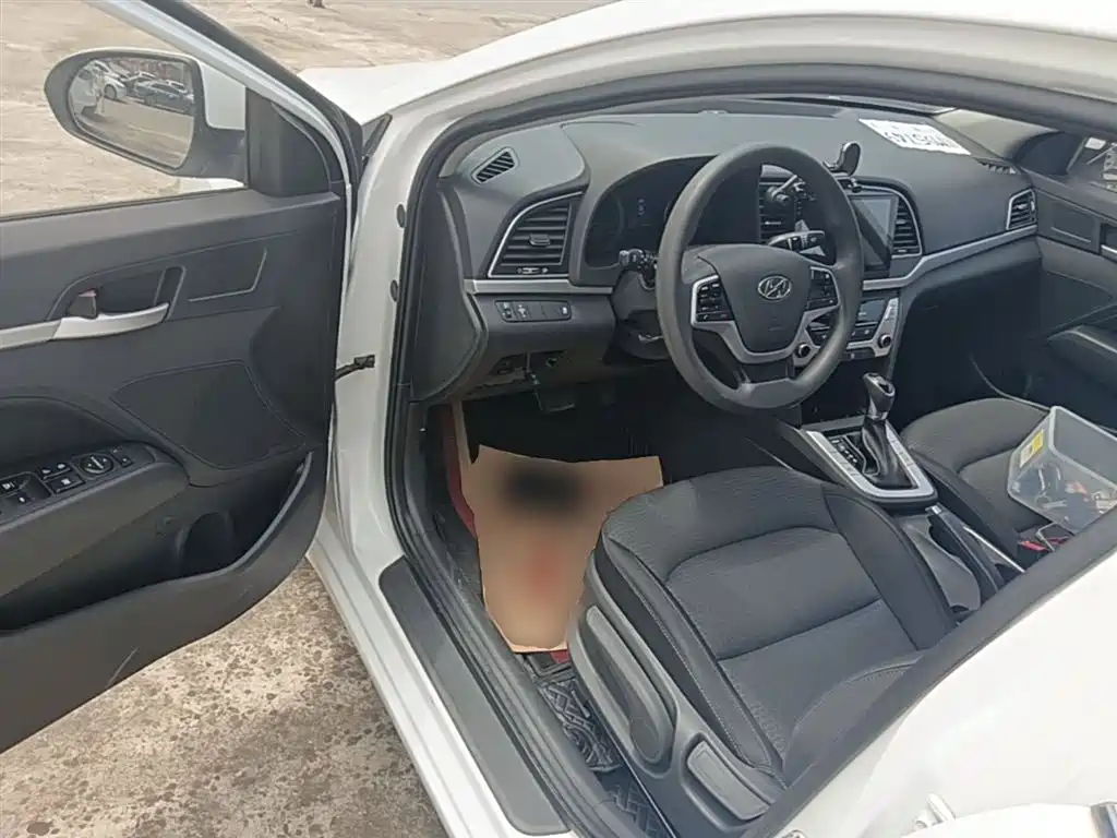 Hyundai Elantra 2016 Model 1.6L Automatic Smart Elite фото 16
