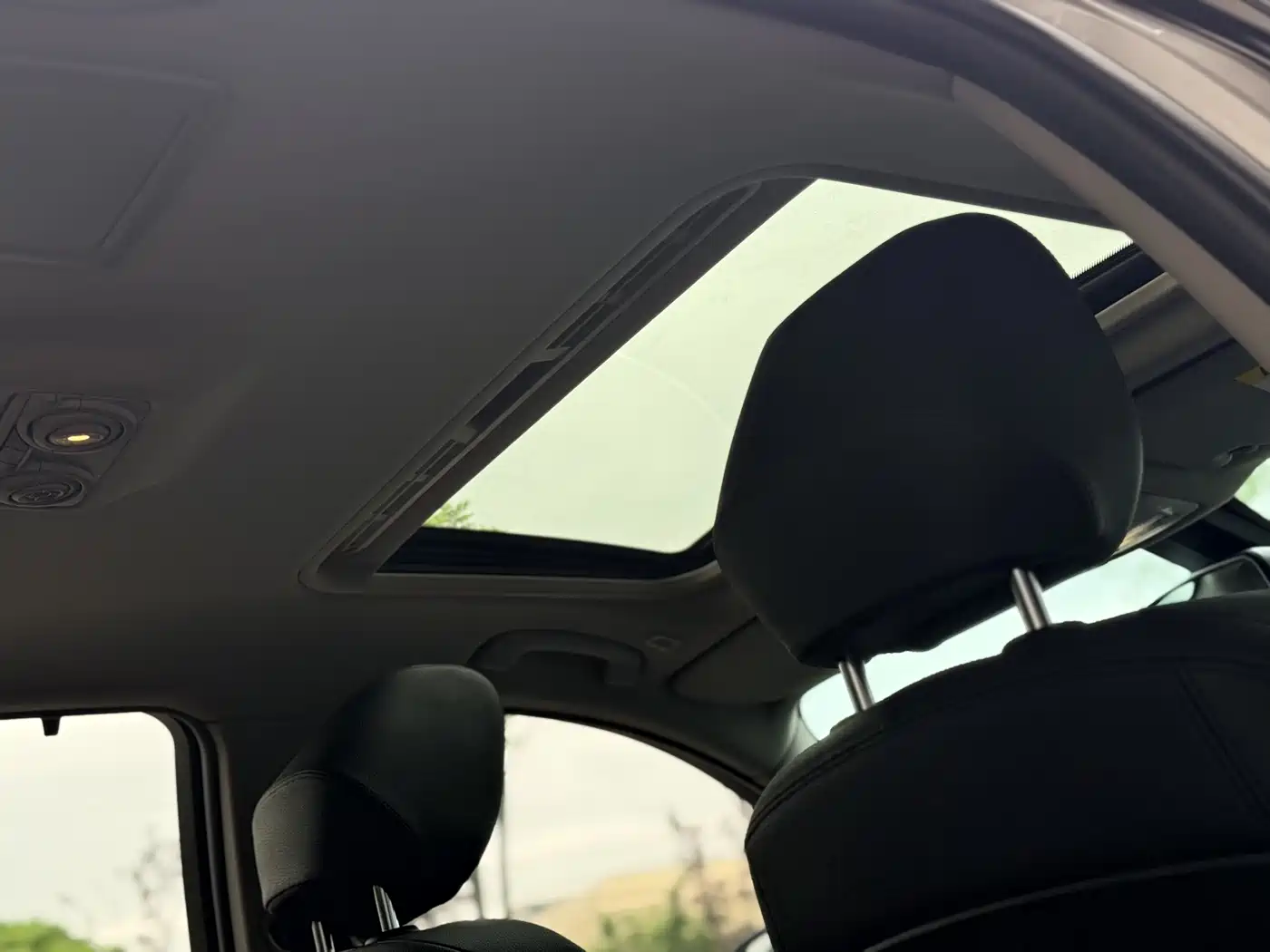 BMW 3 Series 2018 318Li фото 24