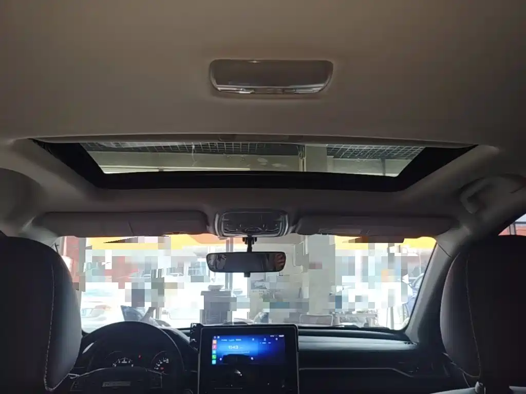Photo 18 - Haval M6