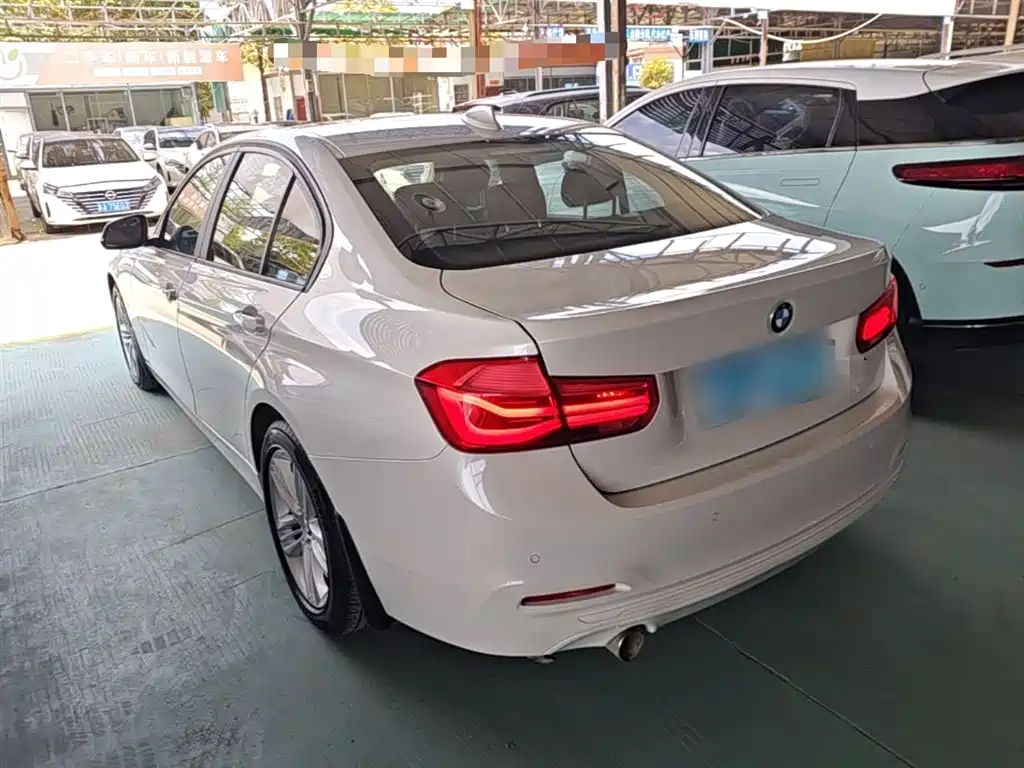 BMW 3 Series 2017 318i Fashion фото 5