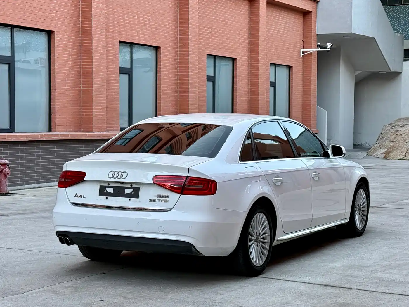 Фото 4 - Audi A4L