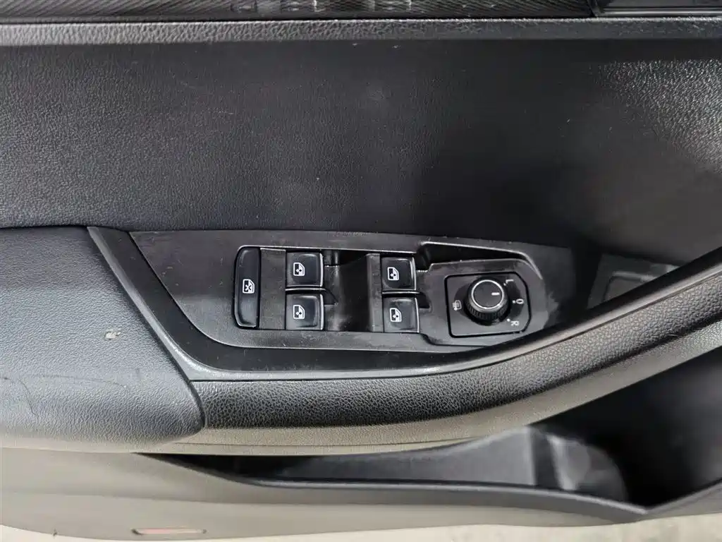 Škoda Karoq 2021 TSI280 Luxury Edition фото 9