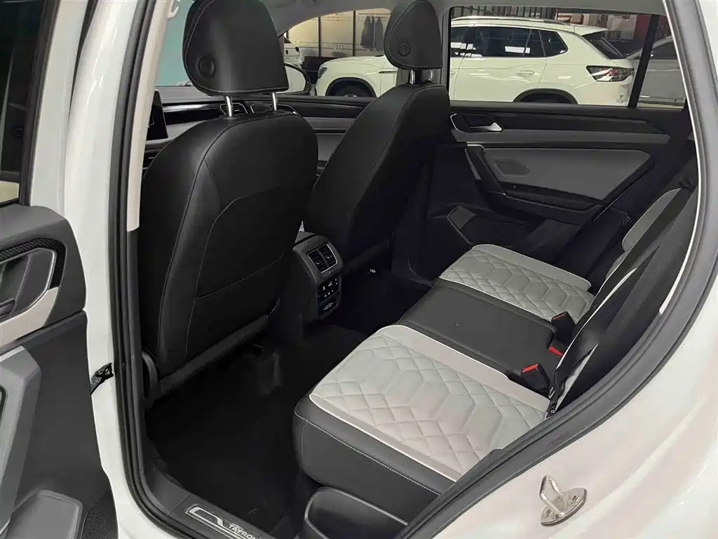 Volkswagen Tayron 2023 280TSI 2WD Luxury Plus Advanced Edition фото 15