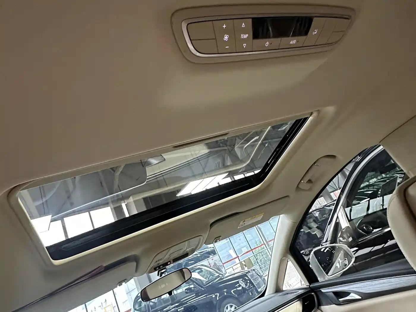 BUICK GL8 NEW ENERGY