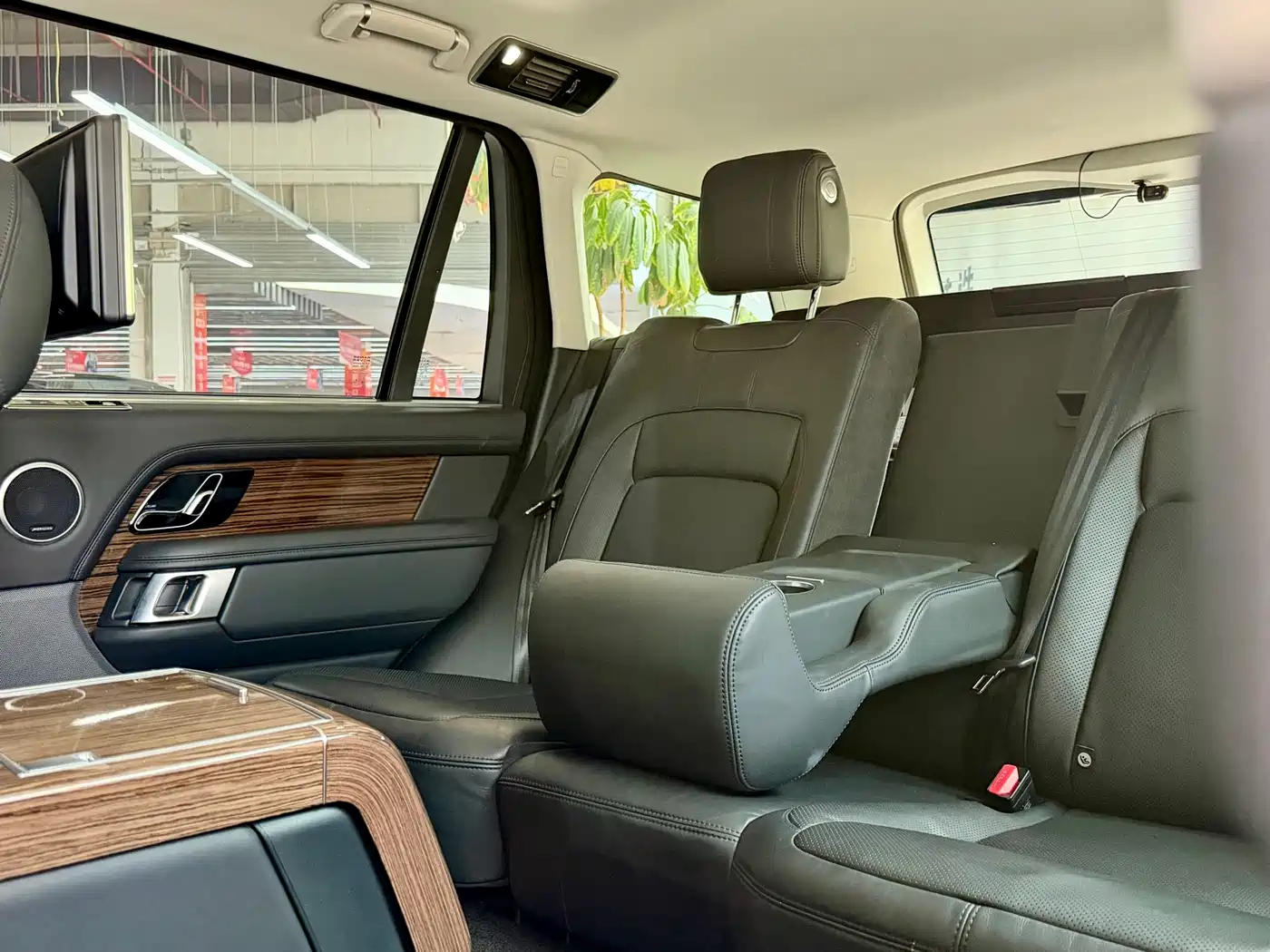 Land Rover Range Rover 2019 3.0 SC V6 Heritage Extended Edition фото 29