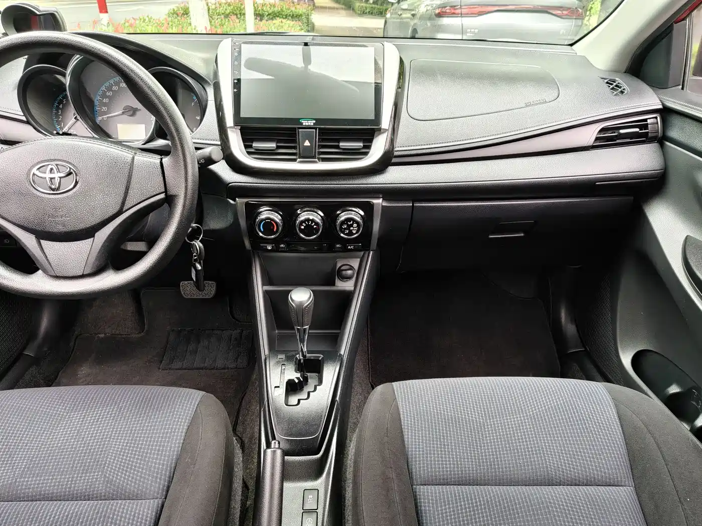 Toyota YARiS L Zhi Xuan 2019 1.5E CVT MeiDong Edition China VI фото 12