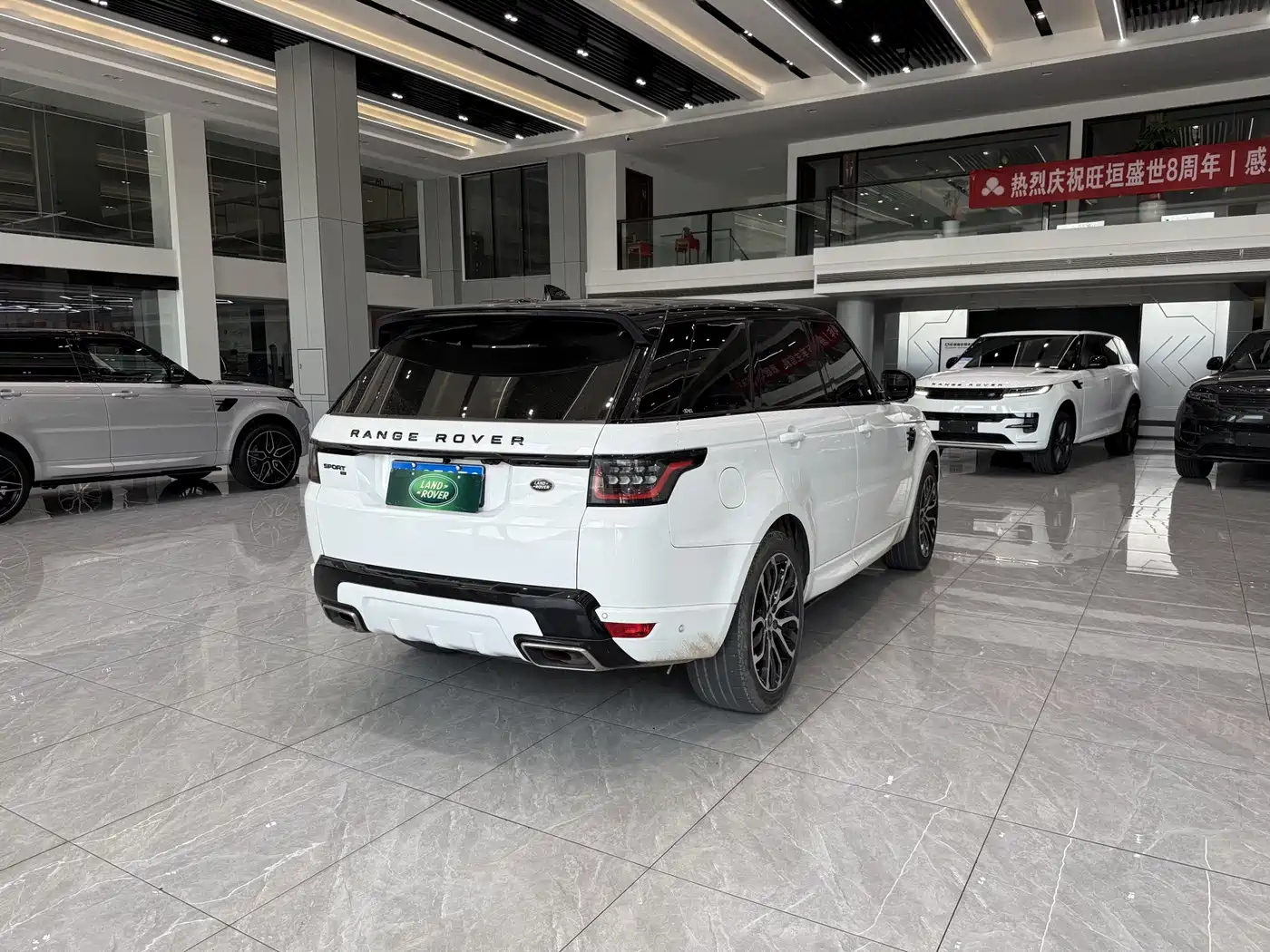 Land Rover Range Rover Sport 2022 3.0 L6 Gloss Black Edition фото 10