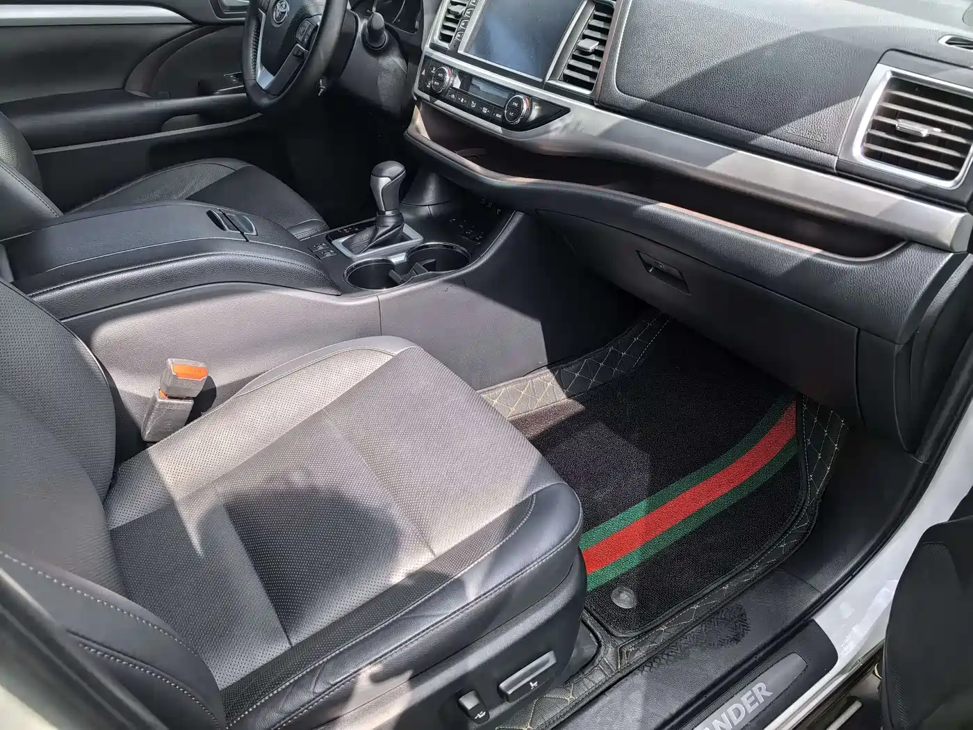 Toyota Highlander 2020 2.0T 4WD Millionth Anniversary Edition 7-Seater фото 9