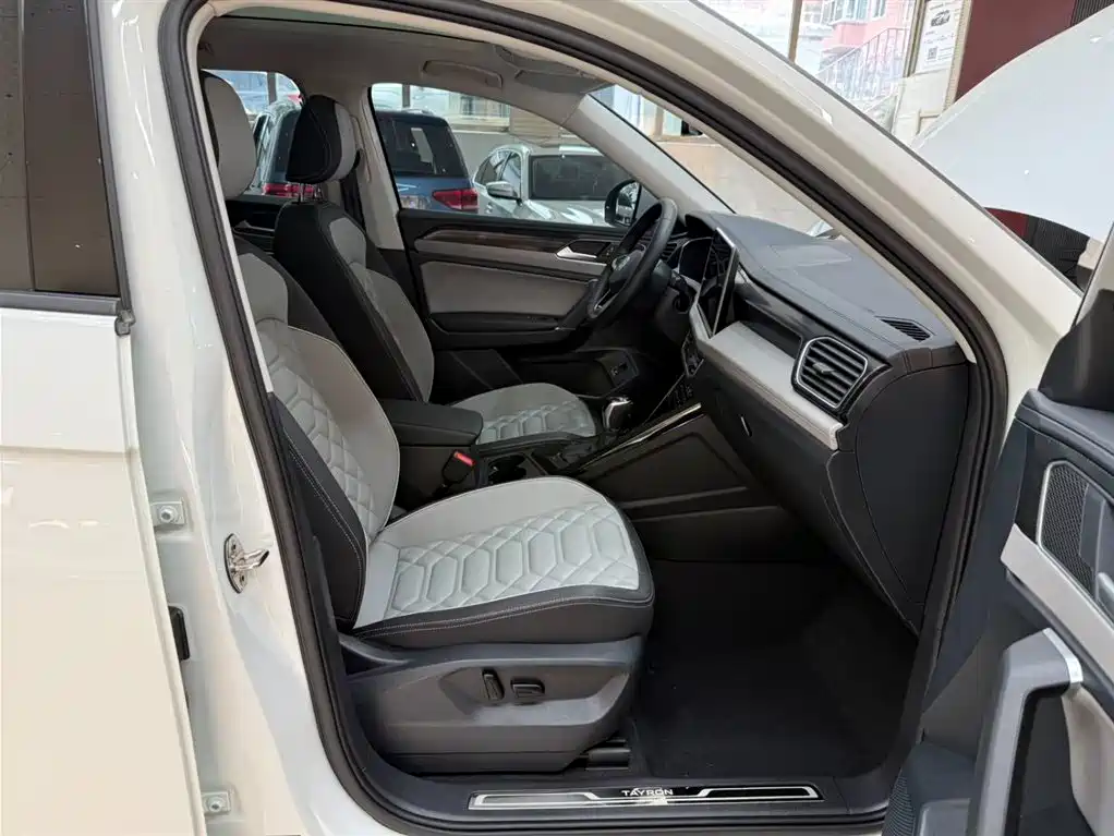 Volkswagen Tayron 2023 280TSI 2WD Luxury Plus Advanced Edition фото 22