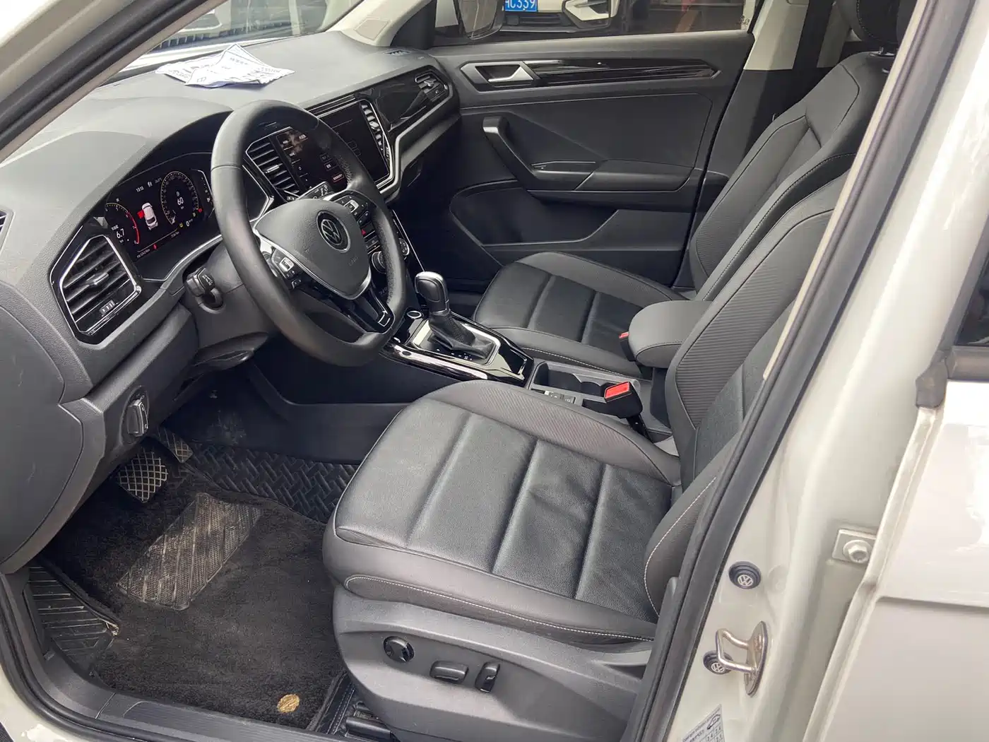 VOLKSWAGEN T ROC EXPLORING SONGS