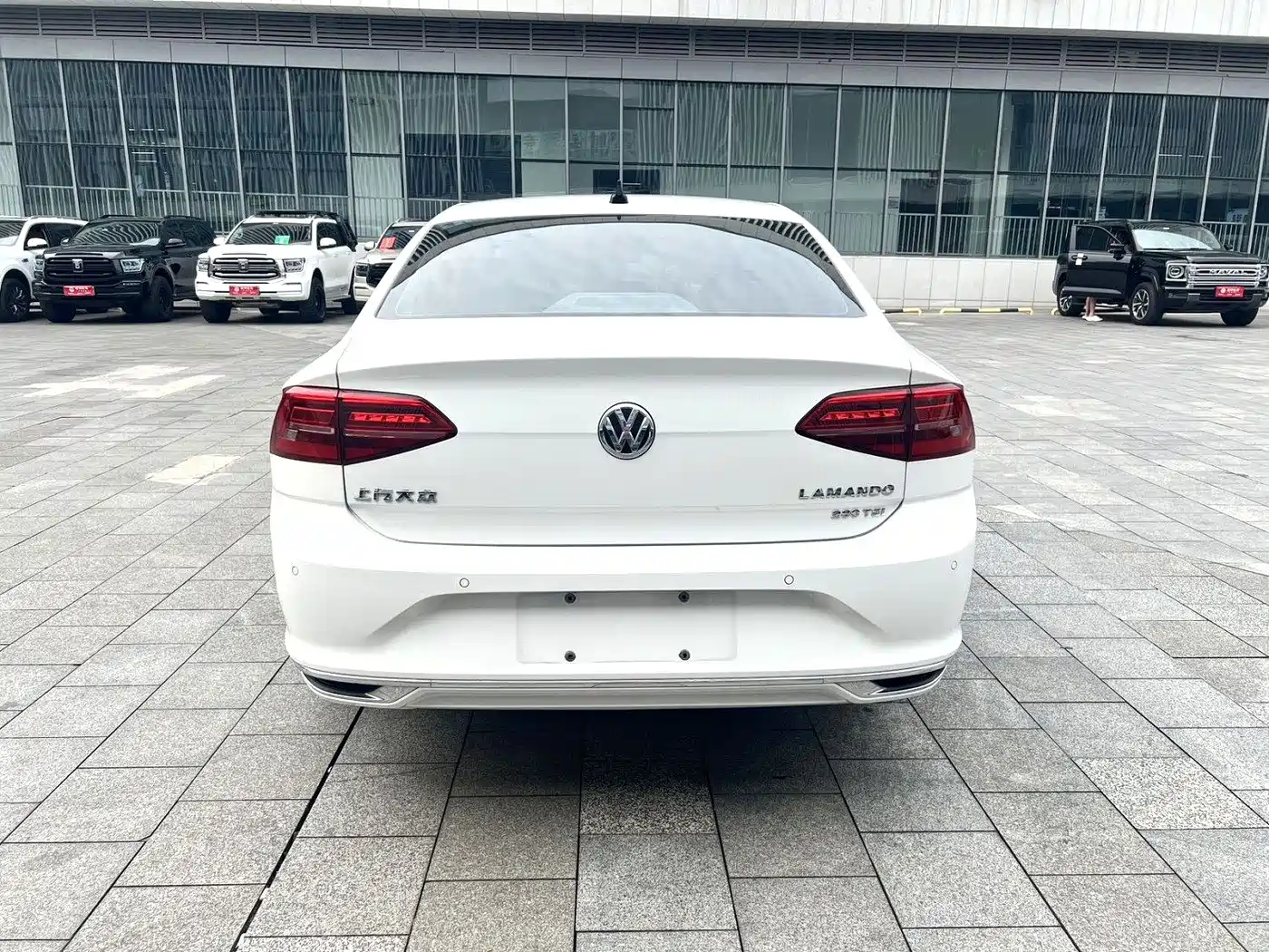 Photo 11 - Volkswagen Lamando