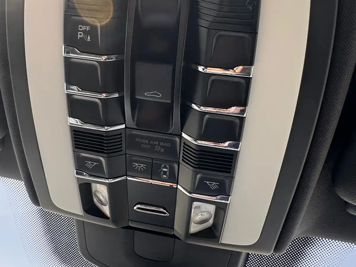 Porsche Cayenne New Energy 2016 Cayenne S E-Hybrid 3.0T фото 20
