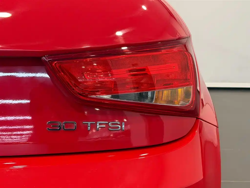 Audi A1 2015 2014 30 TFSI Sportback Fashion
