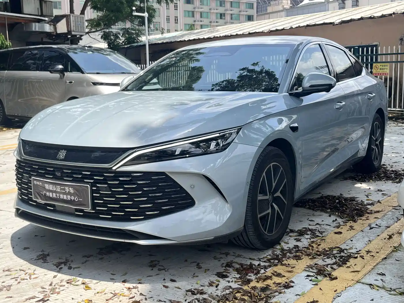 BYD Qin L DM-i Smart Drive 120KM Transcend