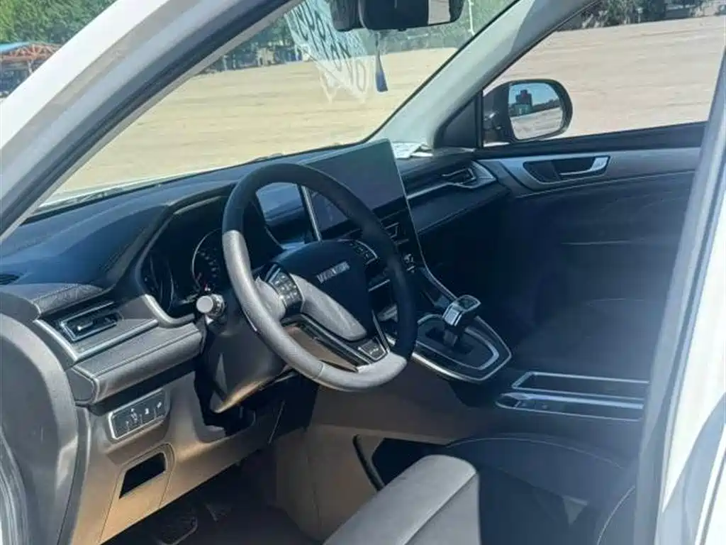 Haval M6 2021 PLUS 1.5T DCT Luxury Smart Connect фото 3