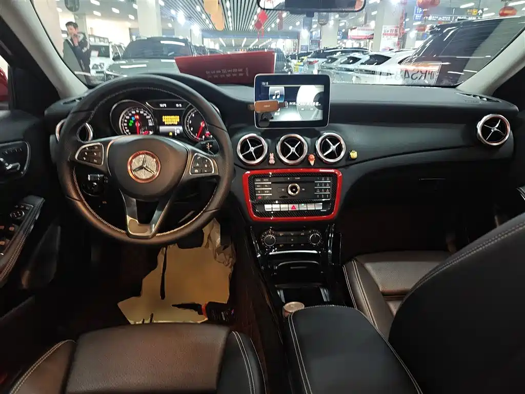 Mercedes-Benz GLA 2017 GLA 200 Fashion фото 10