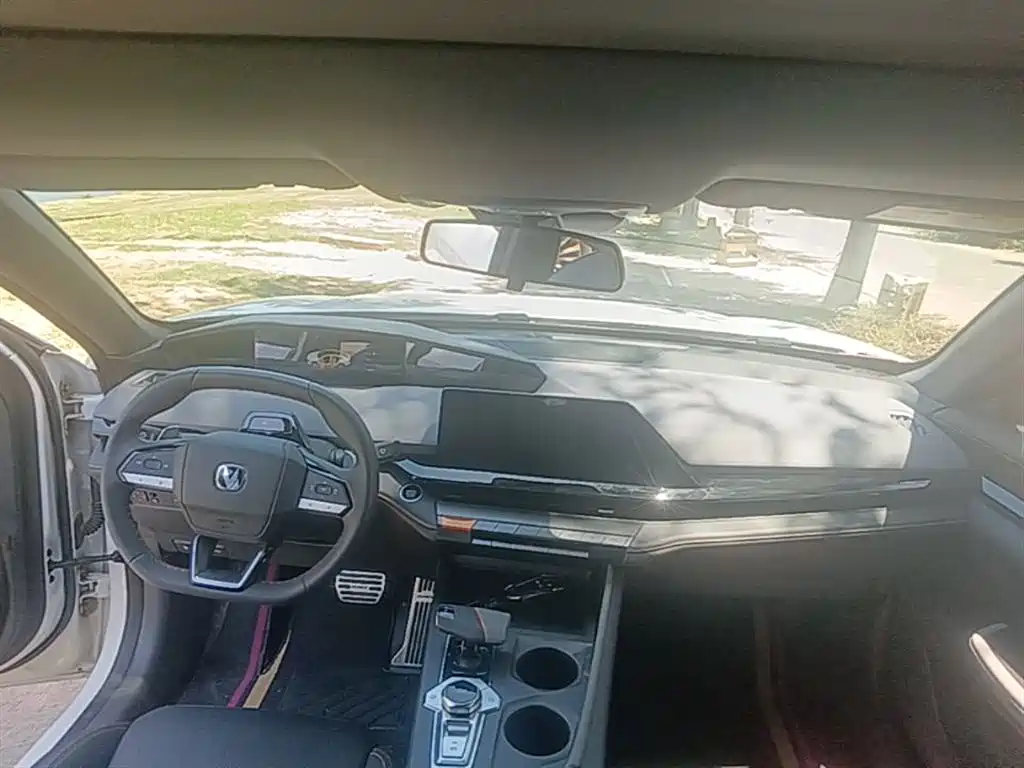 CHANGAN UNI-V