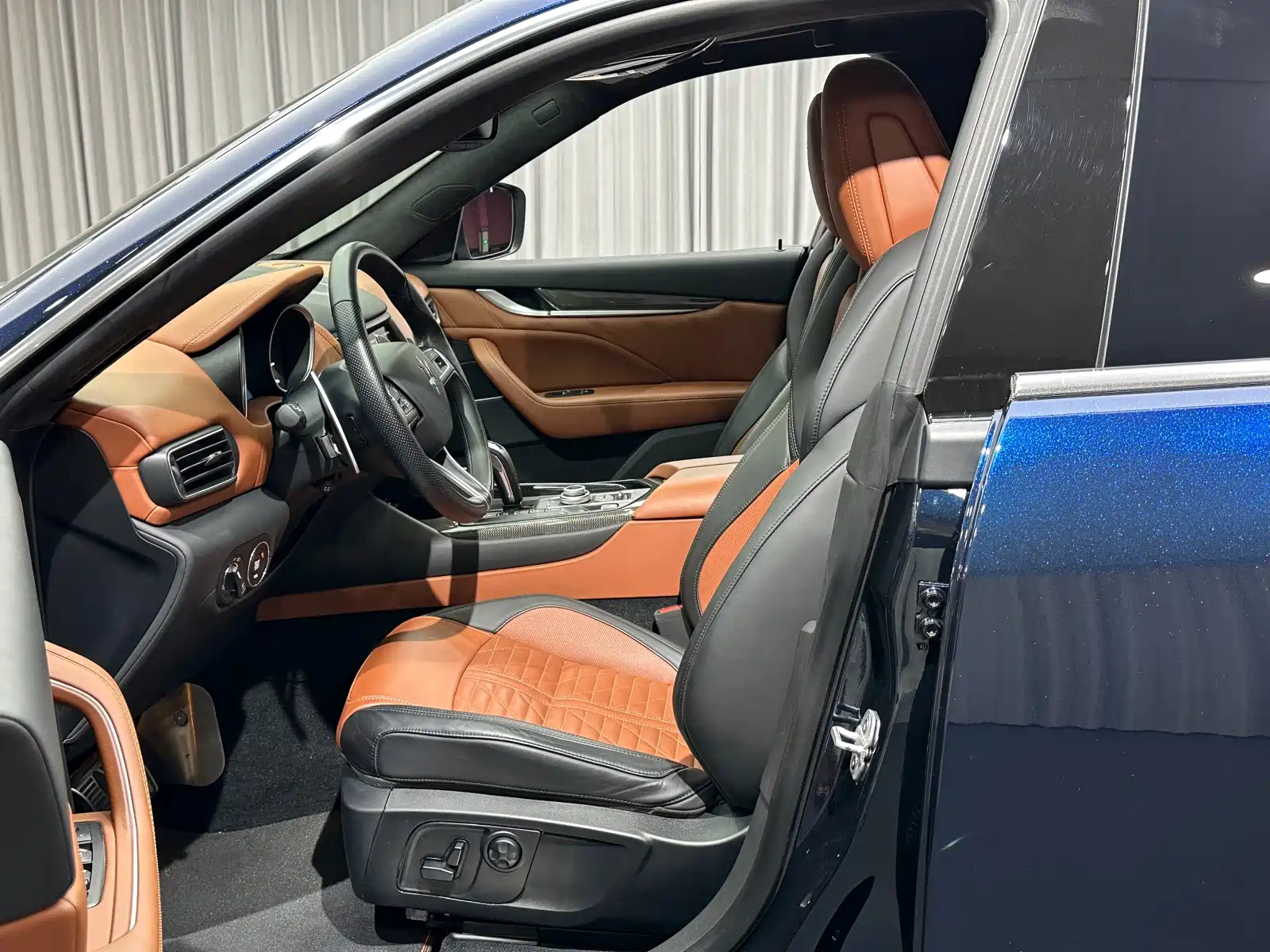 Фото 10 - Maserati Levante