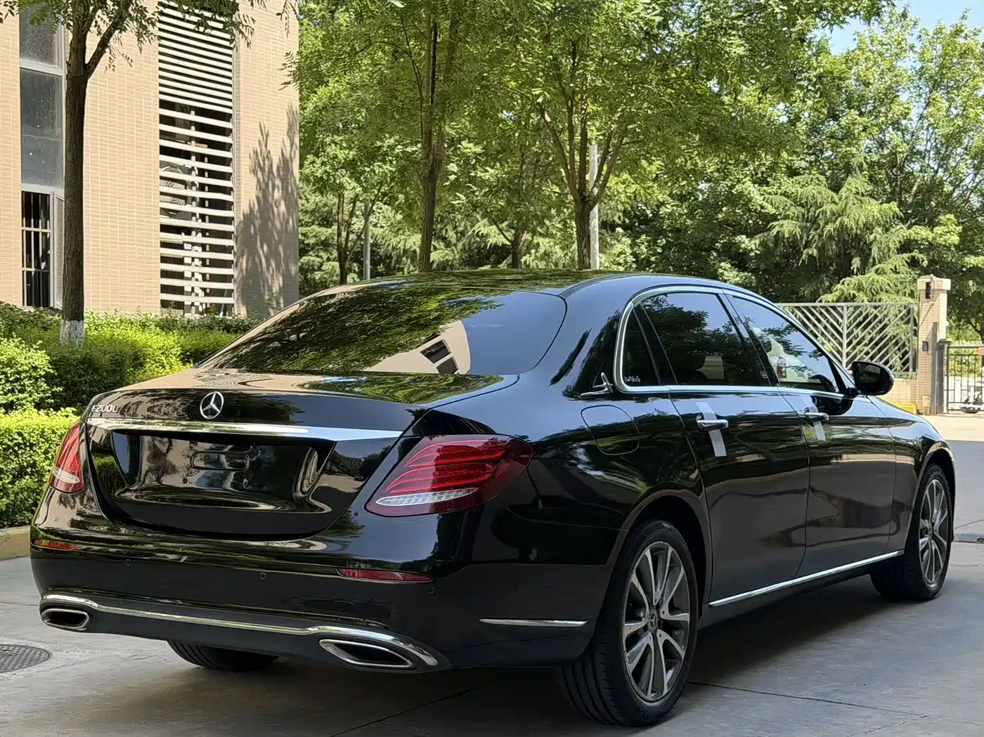 Mercedes-Benz E-Class 2018 Facelift E 200 L фото 16