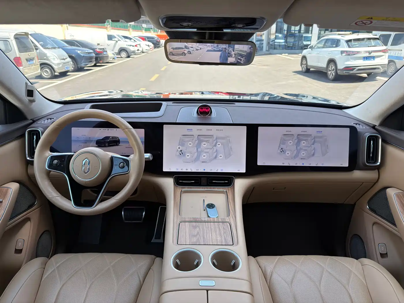 AITO Wenjie AITO M8 2025 Extended Range Ultra 53.4kWh 6-Seater фото 9