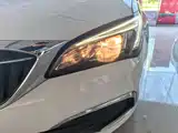 Photo 18 - Buick Verano