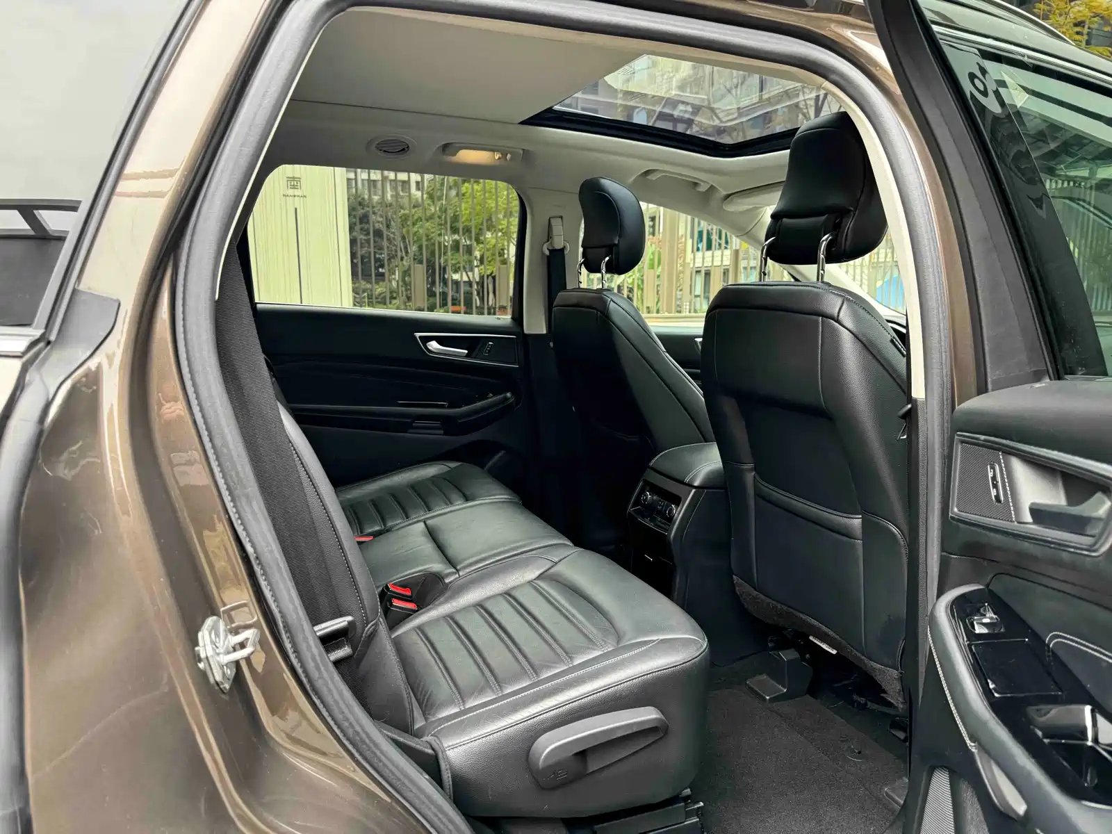 Фото 20 - Ford Edge