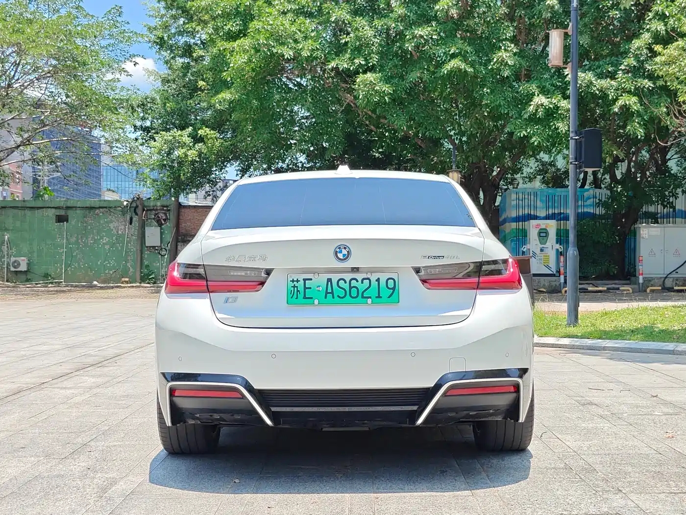 BMW i3 2024 eDrive 40 L Shadow Night Package фото 5