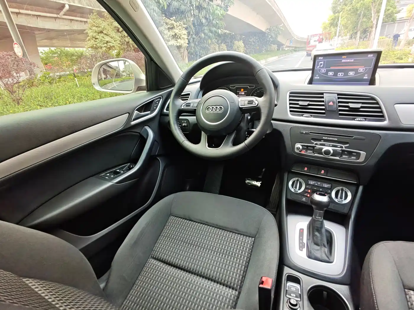 Audi Q3 2015 30 TFSI Progressive фото 16